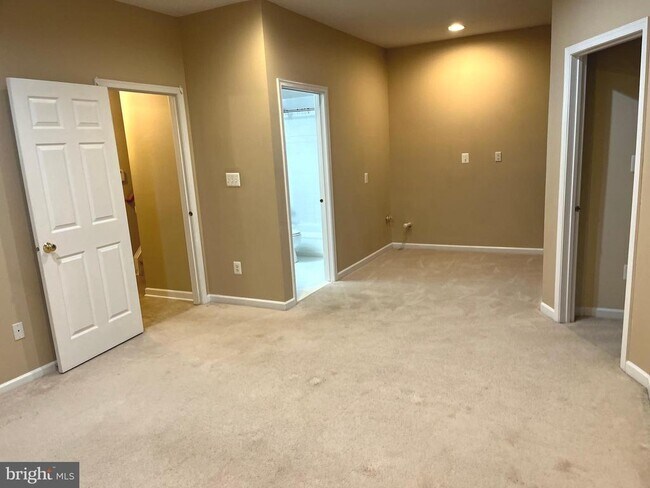 Building Photo - 209 Misty Pond Terrace
