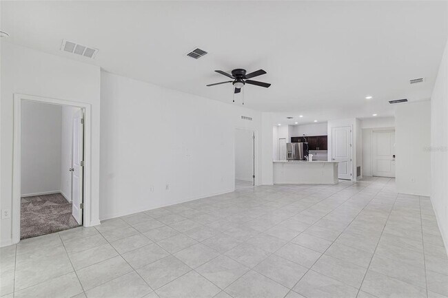Building Photo - 1121 Deepwater Cir