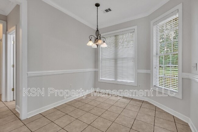 Building Photo - 5 Southernwood Pl