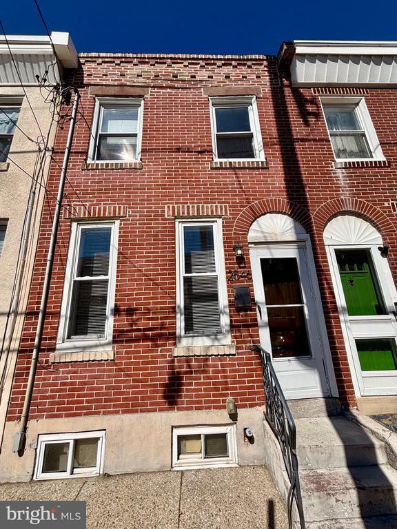 Building Photo - 2546 Cedar St