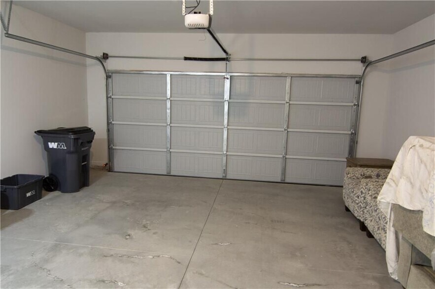 Building Photo - 2472 Knob Crk Rd