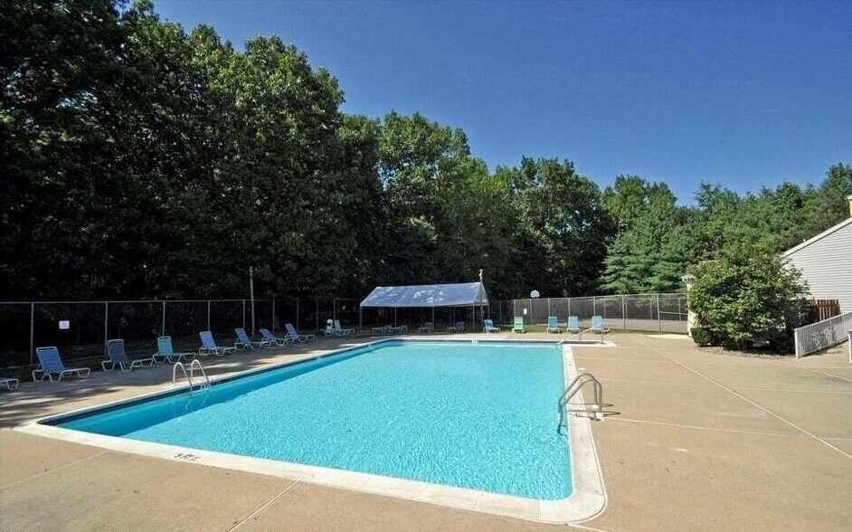 Building Photo - 1077 Roseberry Ct