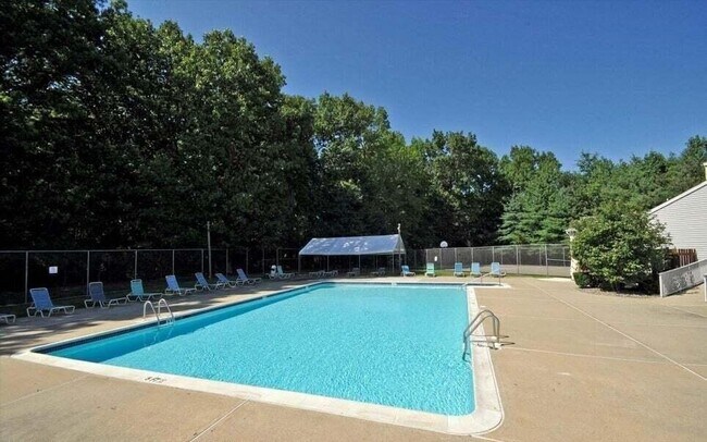 Building Photo - 1077 Roseberry Ct