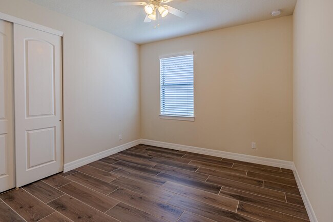 Building Photo - 740 S E Boboli Way