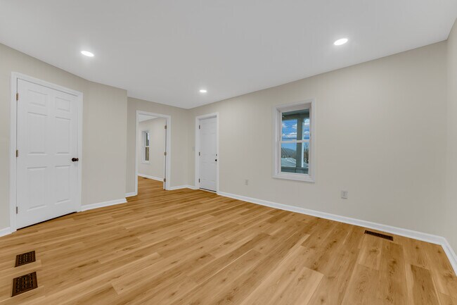 Building Photo - 1251 Richwood Ave