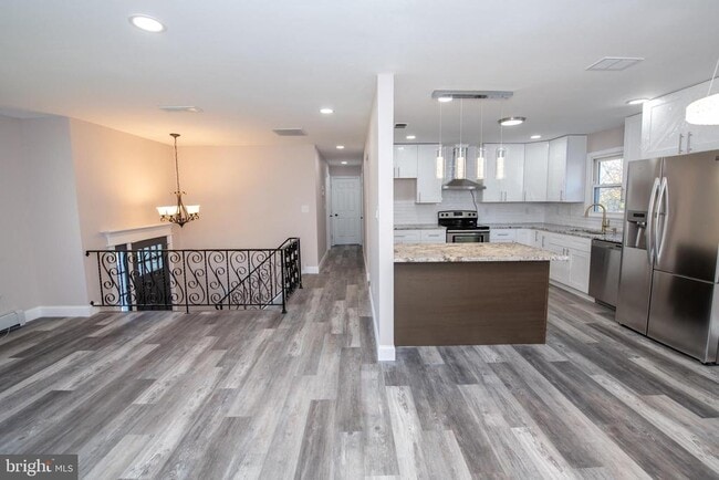 Building Photo - 710 W Callowhill St