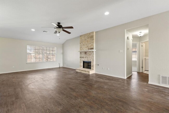 Building Photo - 3812 Eagles Nest St