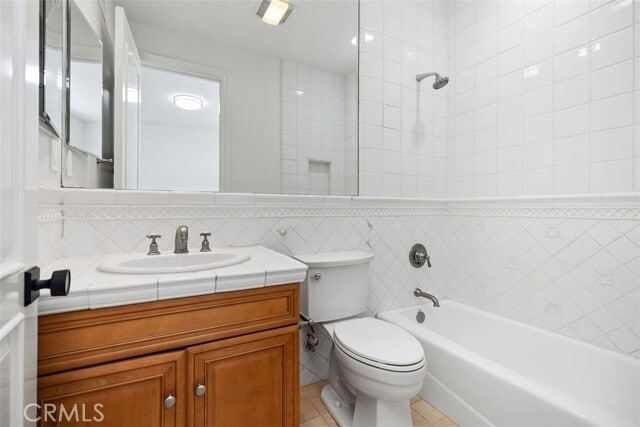 Building Photo - 17 Colonial Dr