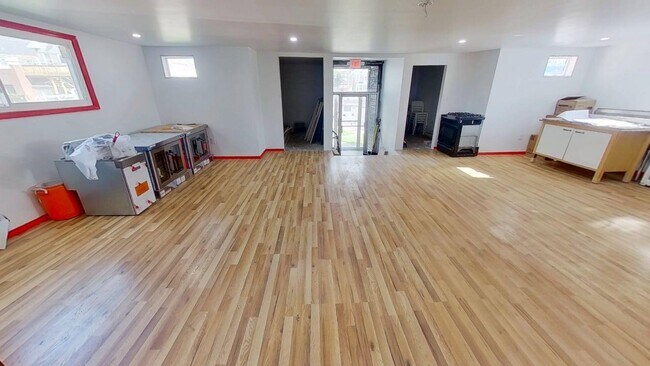 Building Photo - 4 Ten Eyck Ave