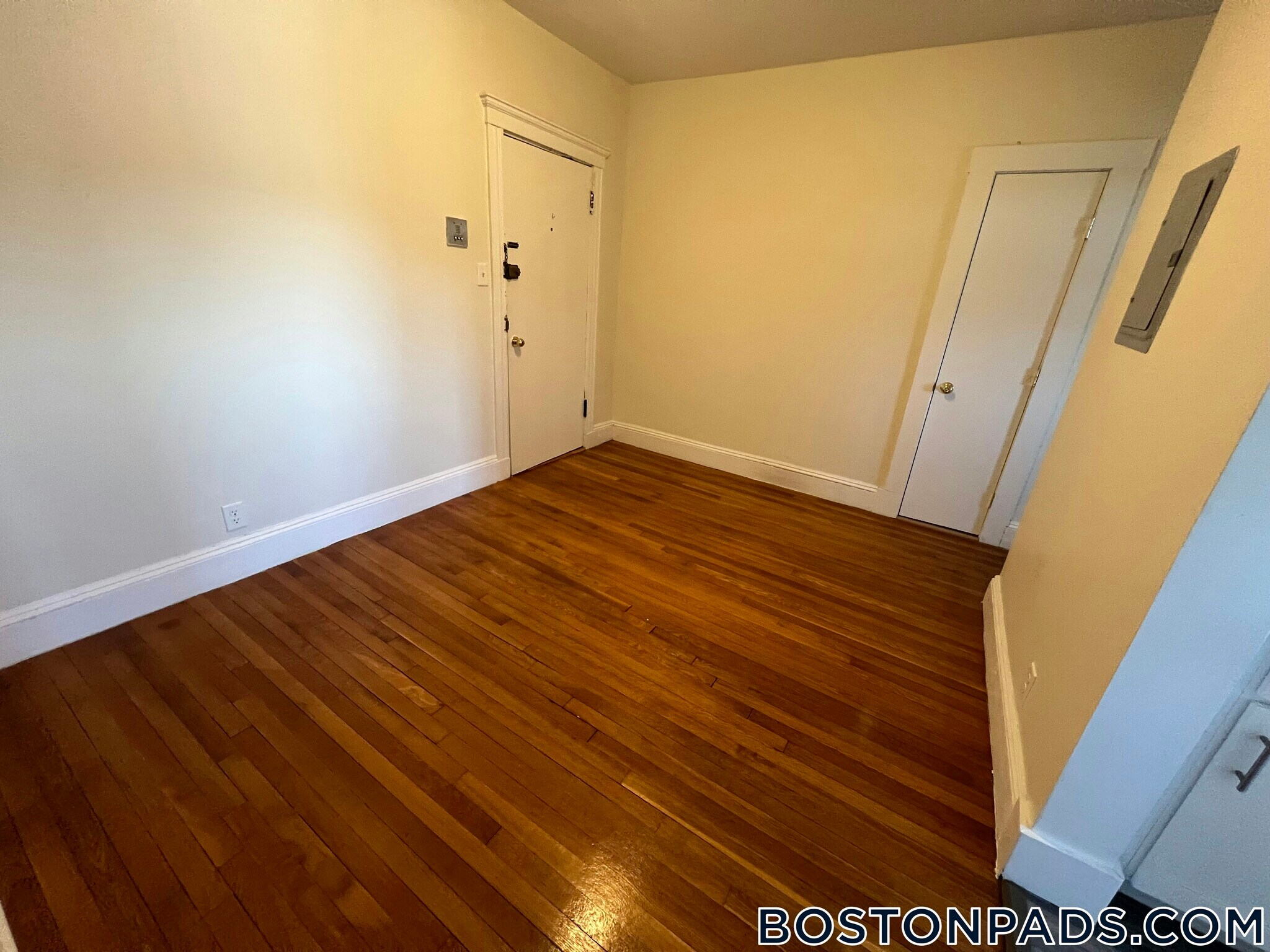 Building Photo - 116 Washington St