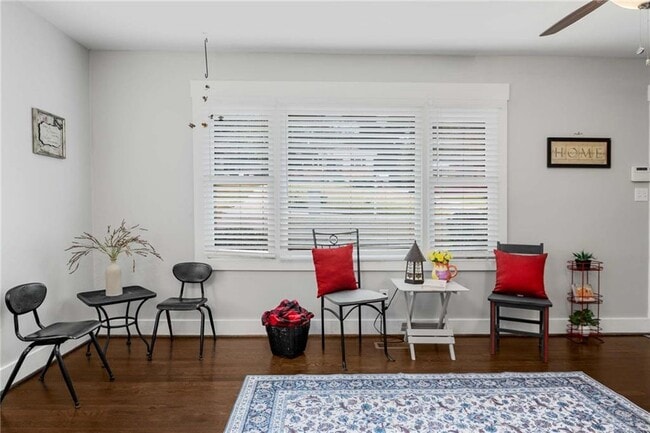 Building Photo - 2046 Settle Cir SE