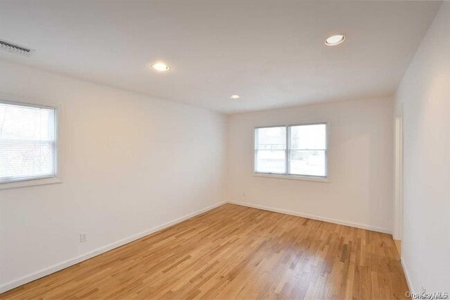 Building Photo - 6 Patricia St