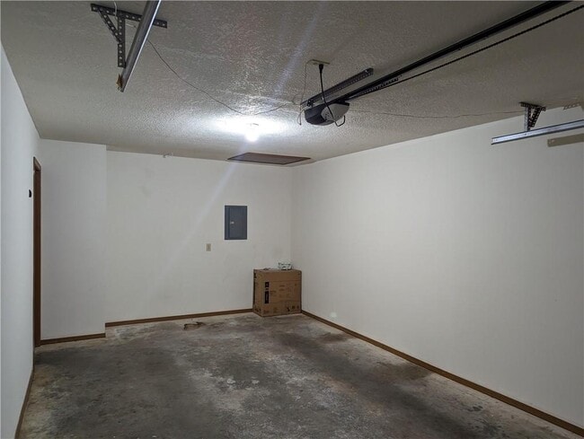 Building Photo - 2863 Kasey Ave