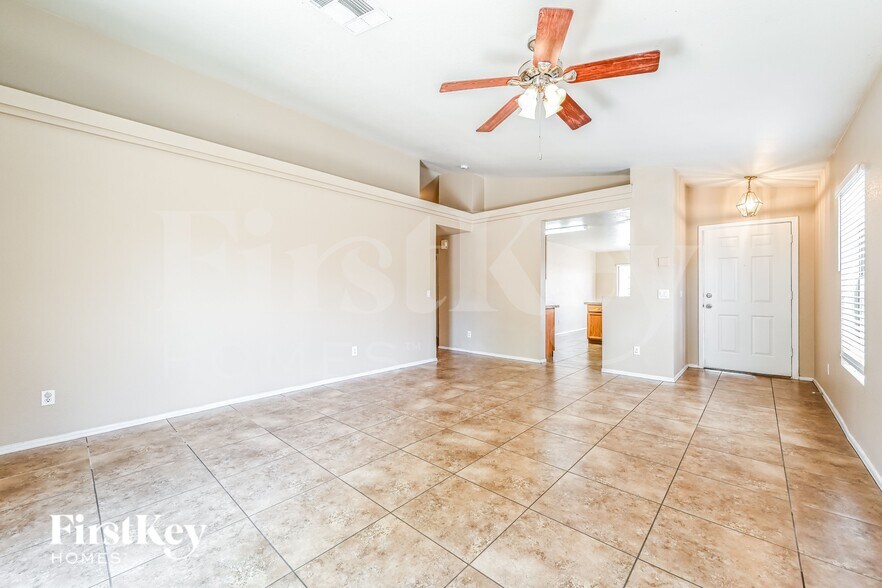 Building Photo - 13015 W Via Camille