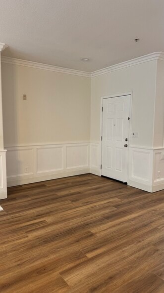 Building Photo - 3301 N Park Dr