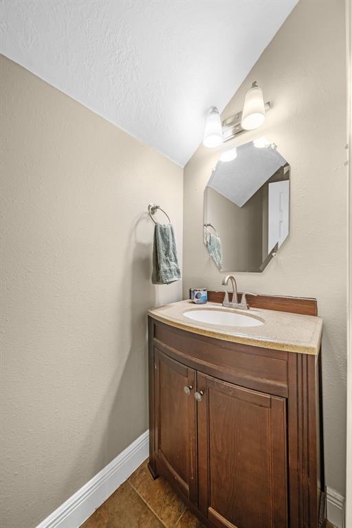 Building Photo - 18436 Sunrise Pines Dr