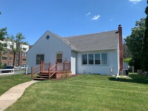 Building Photo - 5 Bedroom Across from NDSU!!