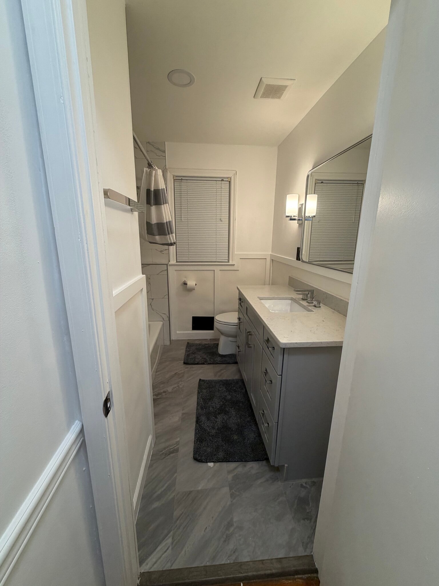 Building Photo - 161 Blades St