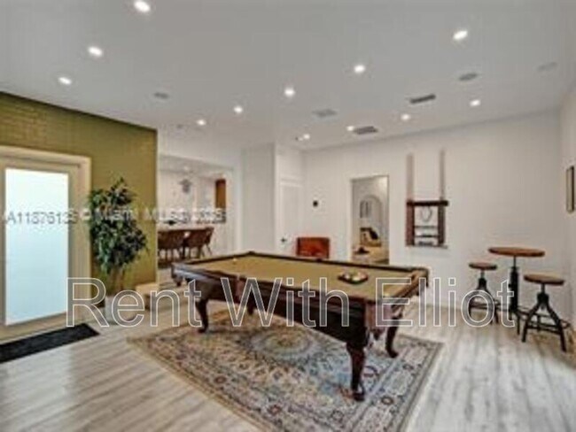 Building Photo - 3291 SW 44th St