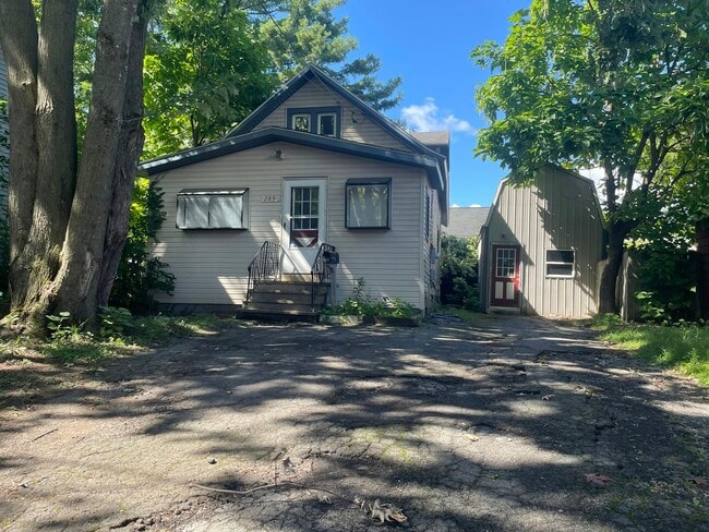 Building Photo - 289 N Midler Ave