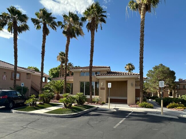 Building Photo - 1050 E Cactus Ave