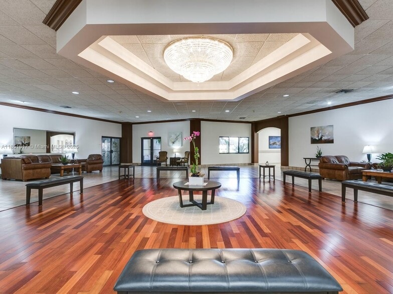 Building Photo - 428 Lakeview Dr