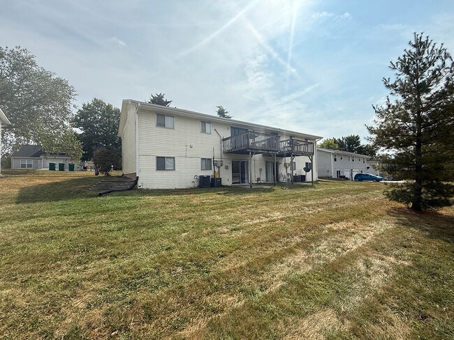 Building Photo - 7221 N Moberly Dr