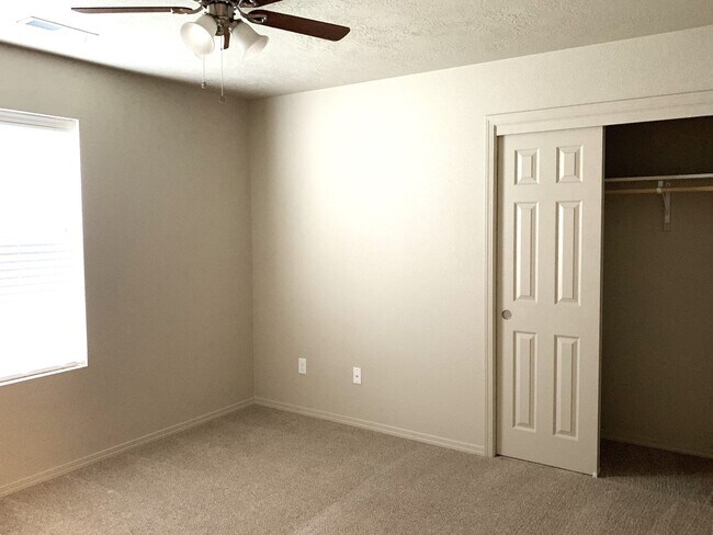 Building Photo - Beautiful new 3 bed 2 bath home in a quiet Star neighborhood.