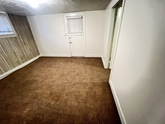 Building Photo - 132 S 200 E