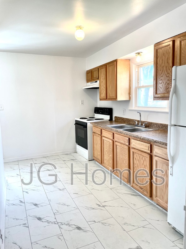 Building Photo - 1810 Cypress St