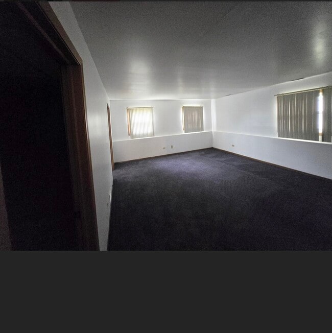 Building Photo - 14512 Oakley Ave