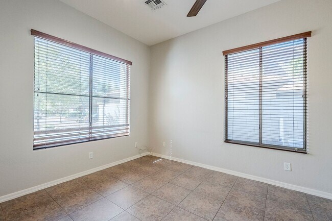 Building Photo - Stunning 4 bed 2.5 bath home with pool, in...