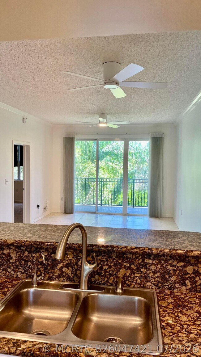 Building Photo - 26 Royal Palm Way