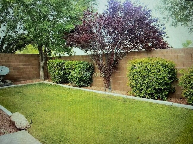 Building Photo - 3/2 charming single-story home located in the desirable Summerlin