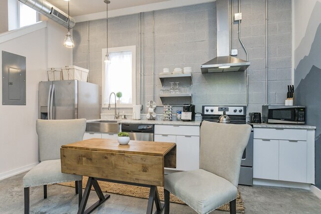 Building Photo - 1064B 2nd Ave S