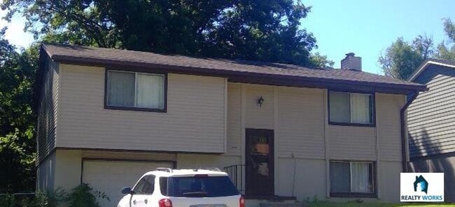 Primary Photo - 4 Bedroom House for Rent