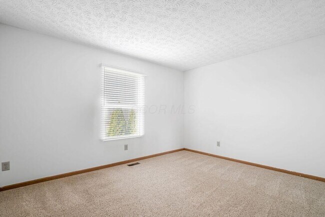 Building Photo - 2147 Shortcreek Rd