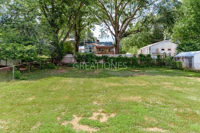 Building Photo - Charming 2 Bedroom in Greenville!