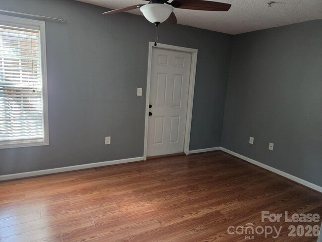 Building Photo - 118 Steam Engine Dr