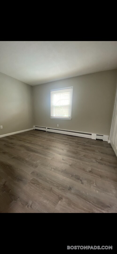 Building Photo - 368 E Merrimack St