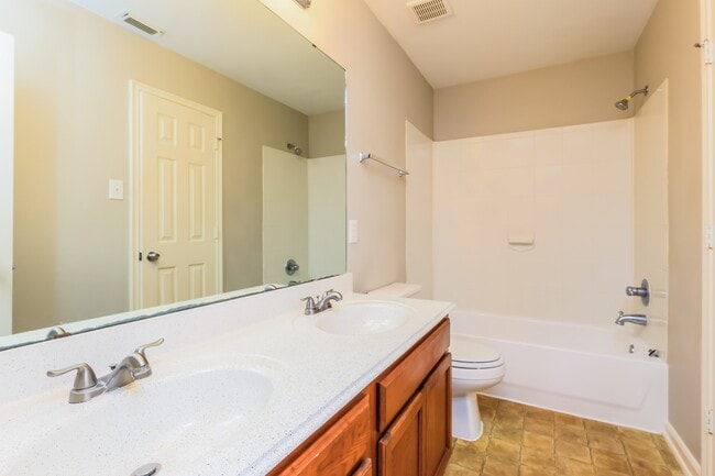 Building Photo - 21610 Dawn Timbers Ct