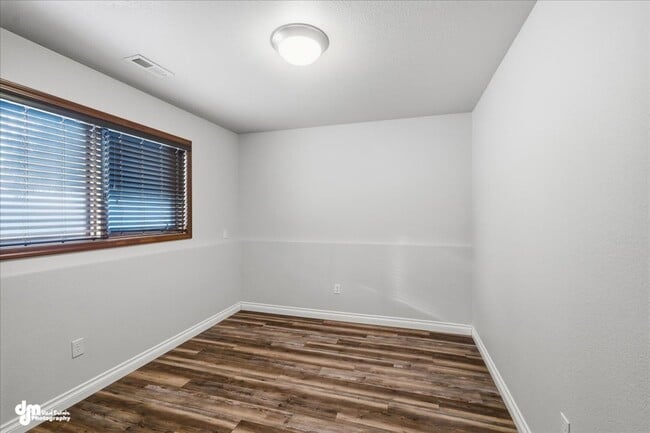 Building Photo - Recently Updated 2BR + Office / 1BA Home Near Seldon Road