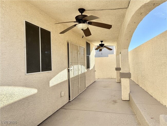 Building Photo - 5663 Foxglove Fields St