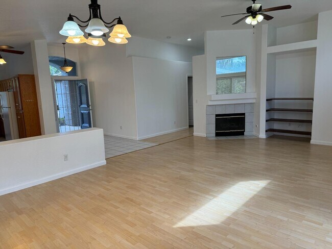 Building Photo - 3741 W Stuart Ave