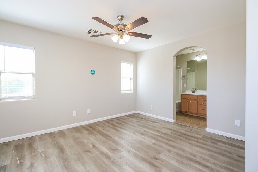 Building Photo - 407 N Ranger Ct