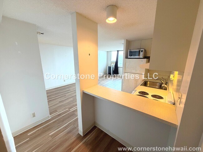 Building Photo - 1060 Kamehameha Hwy