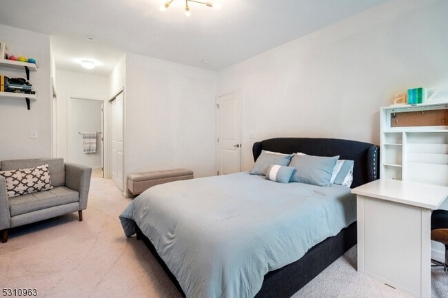 Building Photo - 503 Waterview Ct