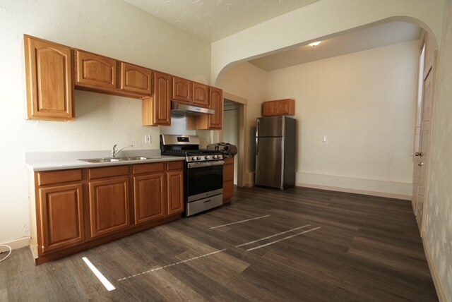 Building Photo - 1708 10th St