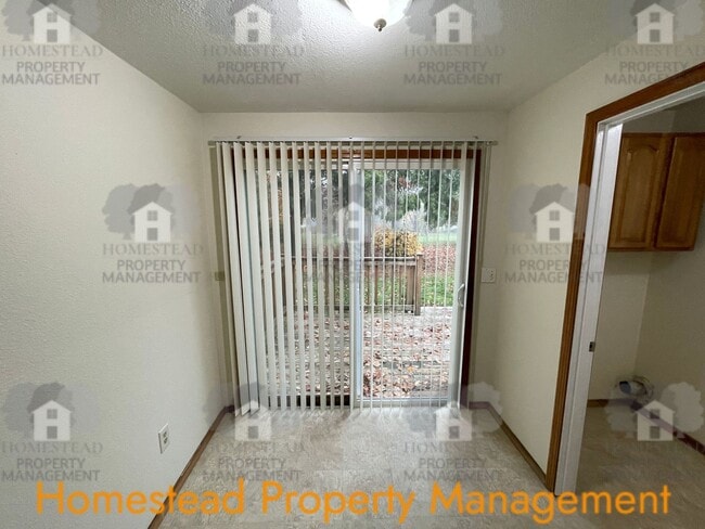 Building Photo - Explore the potential of this beautiful home!