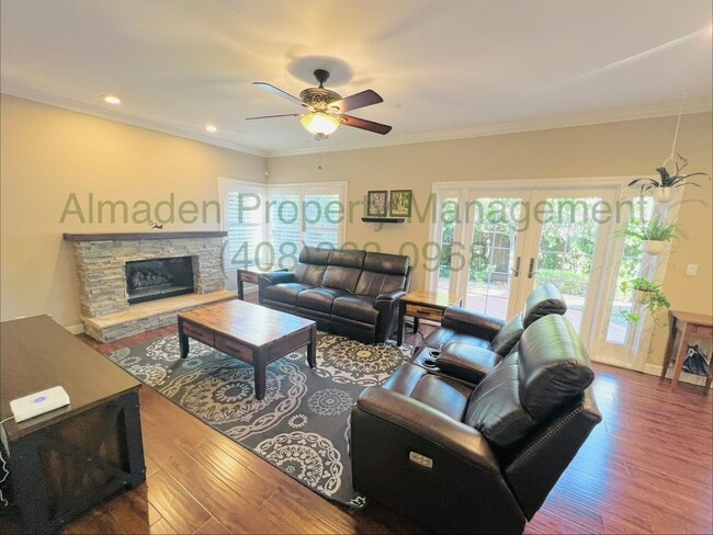 Building Photo - 7000 Sterling Gate Ct